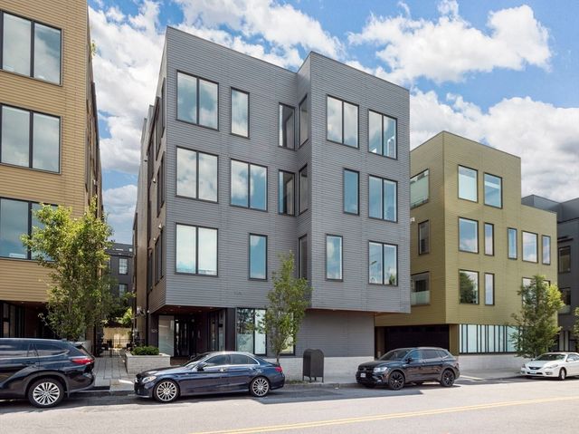 525 E 1st St PH5, Boston, MA 02127
