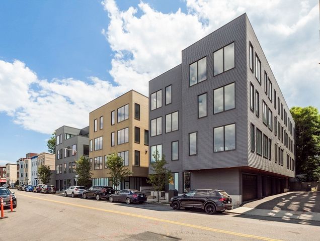 525 E 1st St PH5, Boston, MA 02127