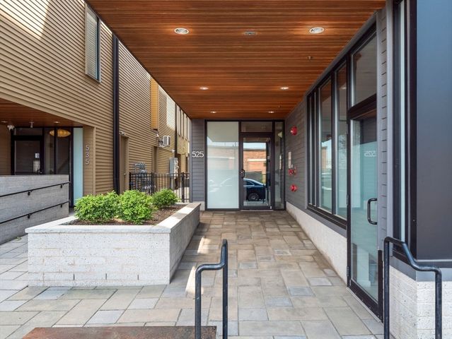 525 E 1st St PH5, Boston, MA 02127