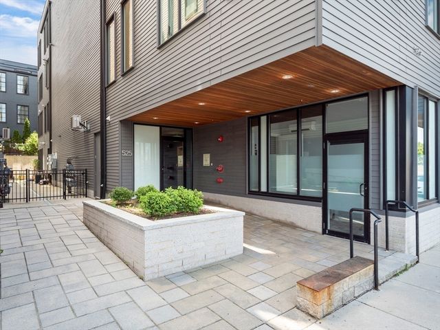525 E 1st St PH5, Boston, MA 02127