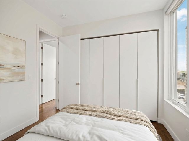525 E 1st St PH5, Boston, MA 02127