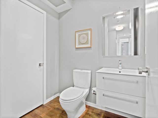 525 E 1st St PH5, Boston, MA 02127