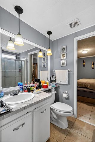 21831 S Heritage Cir, Pembroke Pines, FL 33029