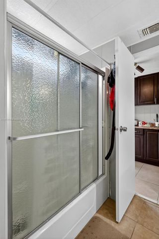 21831 S Heritage Cir, Pembroke Pines, FL 33029