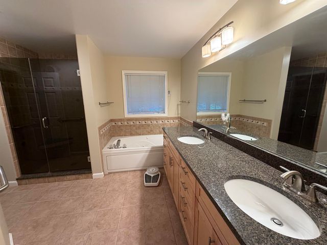 12 Twin Pond Circle, Exeter, NH 03833