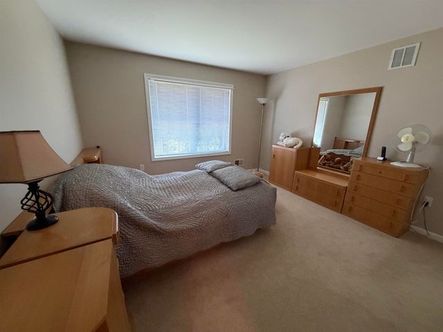 12 Twin Pond Circle, Exeter, NH 03833