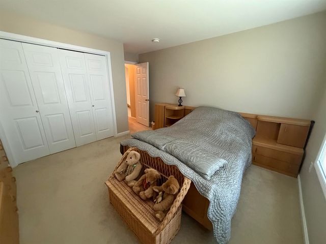 12 Twin Pond Circle, Exeter, NH 03833