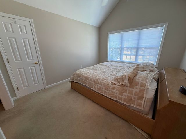 12 Twin Pond Circle, Exeter, NH 03833