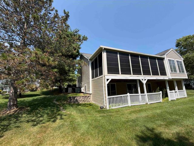 12 Twin Pond Circle, Exeter, NH 03833