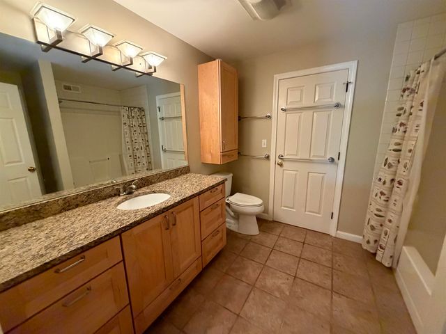 12 Twin Pond Circle, Exeter, NH 03833