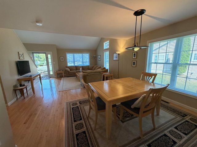 12 Twin Pond Circle, Exeter, NH 03833