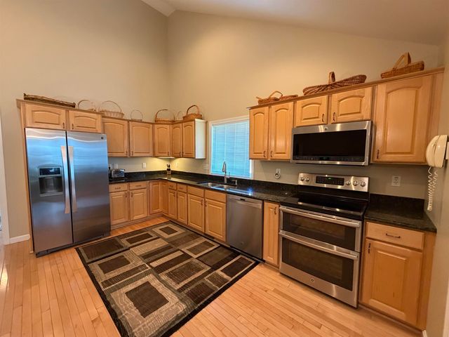 12 Twin Pond Circle, Exeter, NH 03833