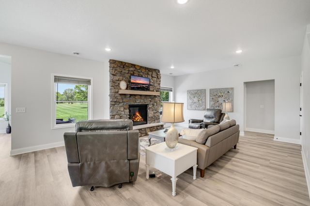 9867 Kahler Avenue NE, Monticello, MN 55362