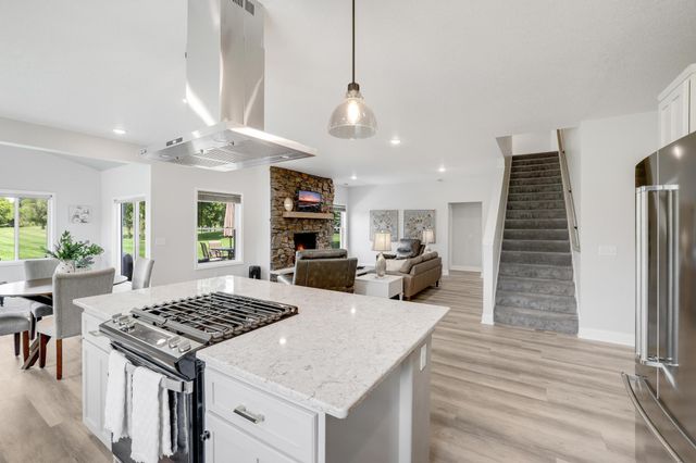 9867 Kahler Avenue NE, Monticello, MN 55362