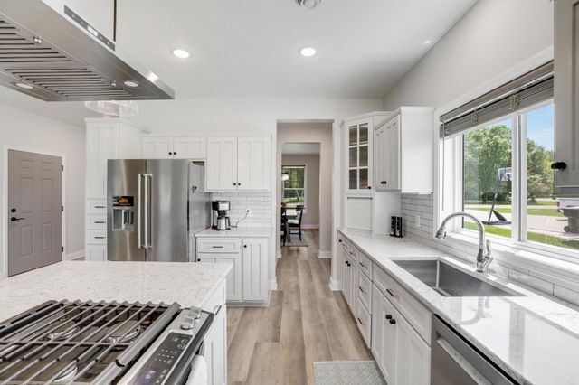 9867 Kahler Avenue NE, Monticello, MN 55362