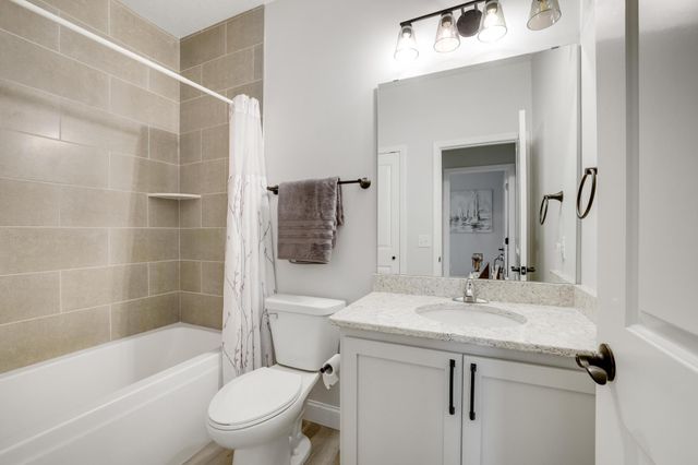 9867 Kahler Avenue NE, Monticello, MN 55362