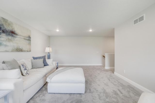 9867 Kahler Avenue NE, Monticello, MN 55362