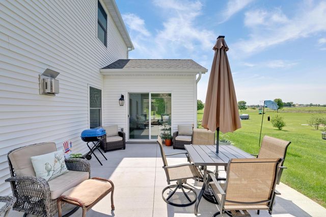 9867 Kahler Avenue NE, Monticello, MN 55362