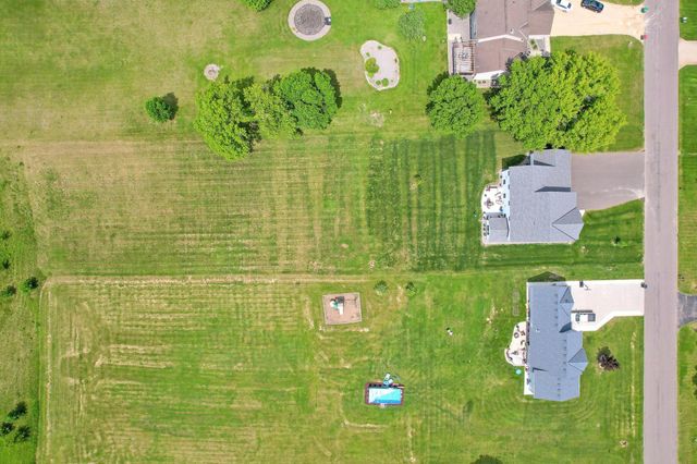 9867 Kahler Avenue NE, Monticello, MN 55362