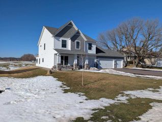 9867 Kahler Avenue NE, Monticello, MN 55362