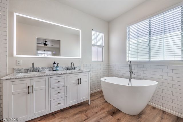 2254 Cast Pebble Drive, Las Vegas, NV 89135