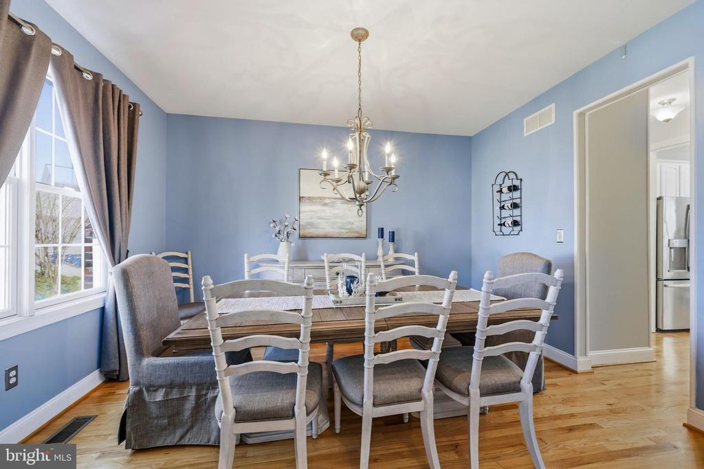 Image 11 of property listing at 1033 AVALON CT, Stevensville, MD 21666