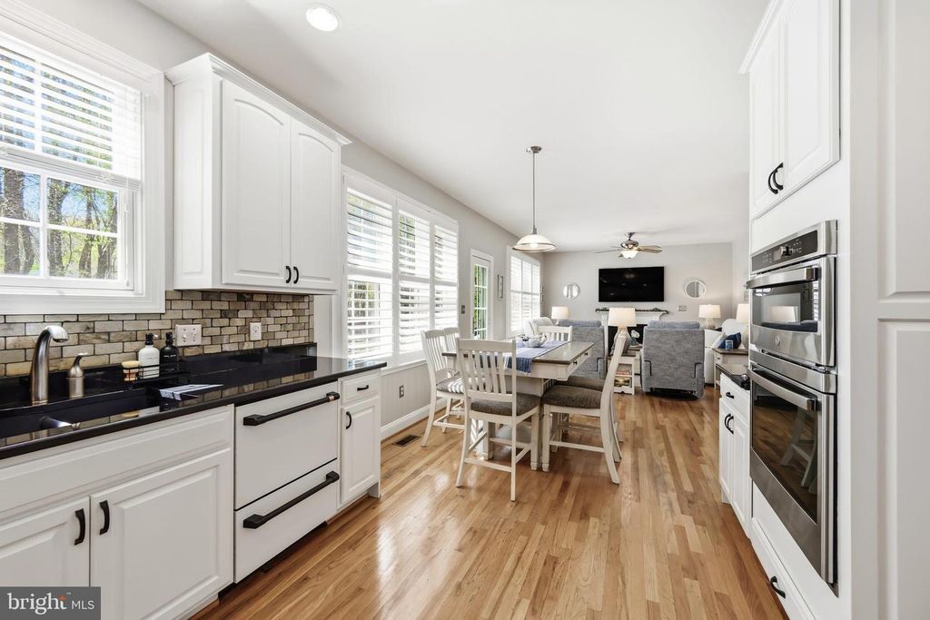 Image 13 of property listing at 1033 AVALON CT, Stevensville, MD 21666