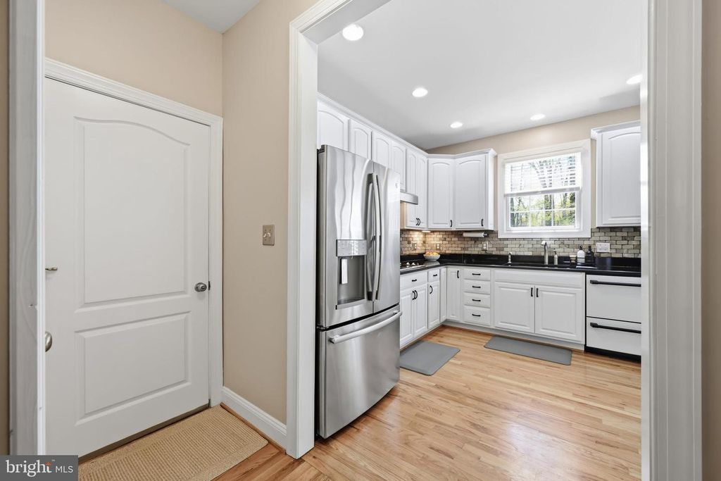 Image 15 of property listing at 1033 AVALON CT, Stevensville, MD 21666