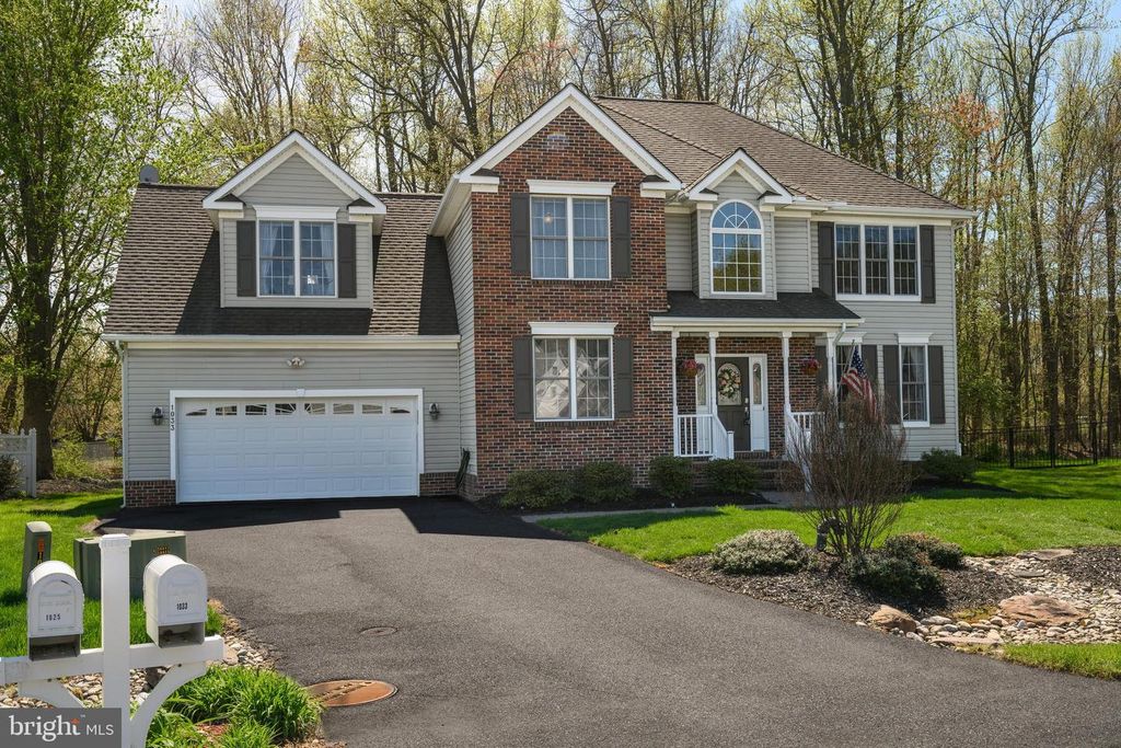 Image 2 of property listing at 1033 AVALON CT, Stevensville, MD 21666