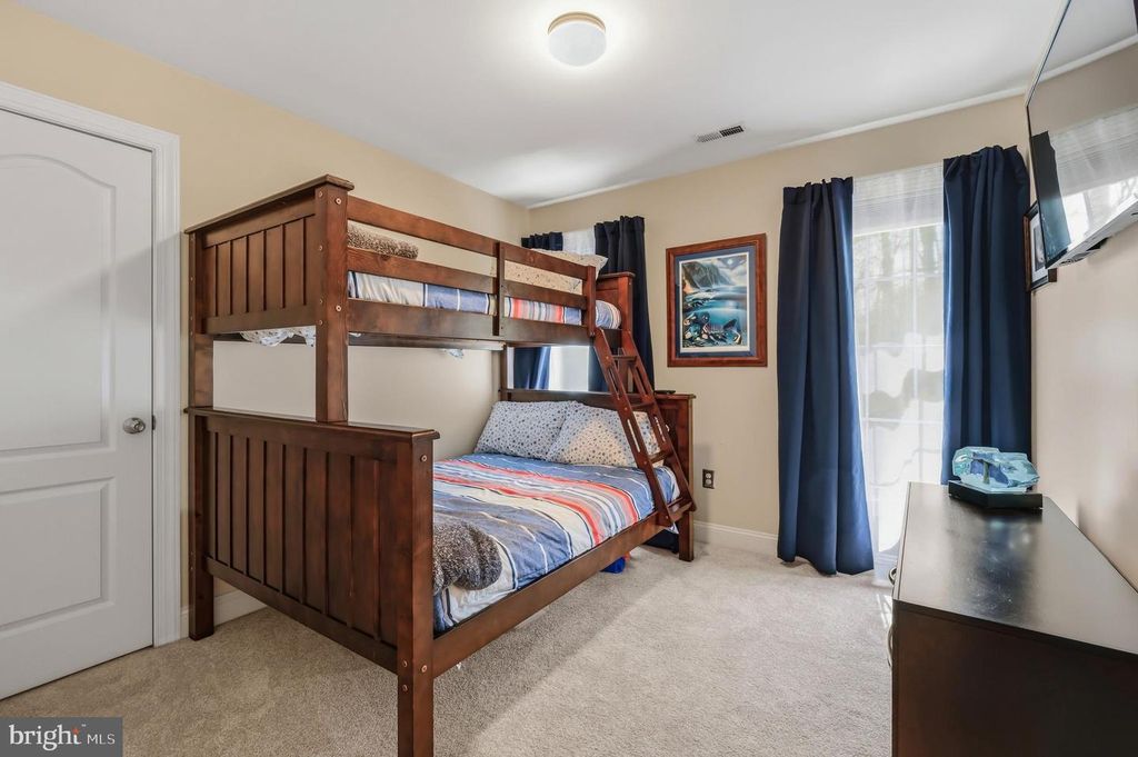 Image 36 of property listing at 1033 AVALON CT, Stevensville, MD 21666