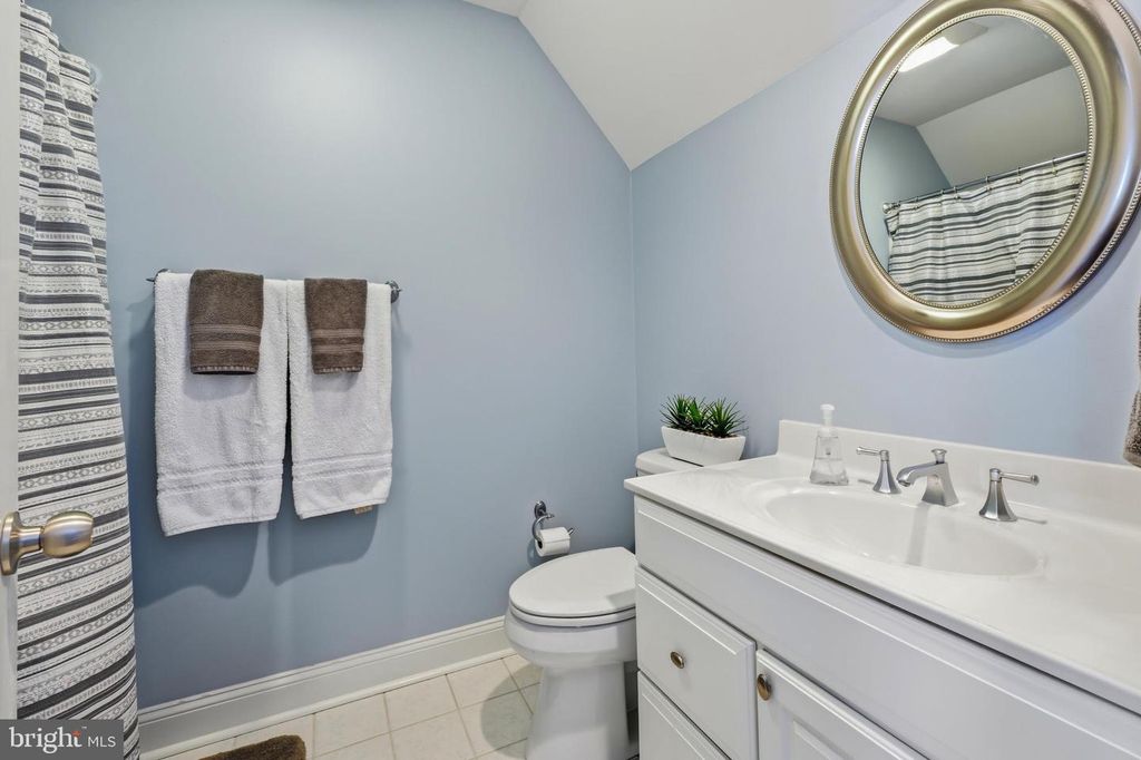 Image 40 of property listing at 1033 AVALON CT, Stevensville, MD 21666