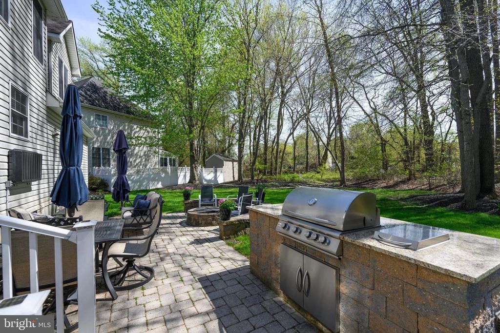 Image 45 of property listing at 1033 AVALON CT, Stevensville, MD 21666