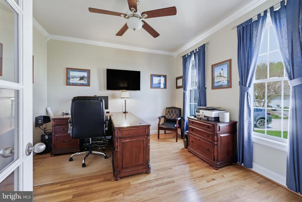 Image 9 of property listing at 1033 AVALON CT, Stevensville, MD 21666