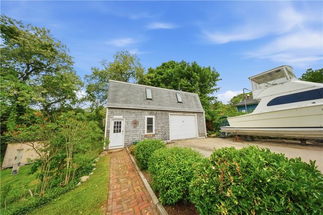 15 Kardway Street, South Kingstown, RI 02879