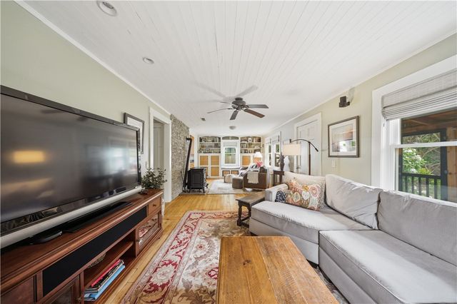 15 Kardway Street, South Kingstown, RI 02879