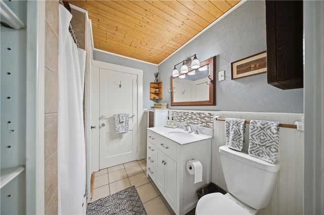 15 Kardway Street, South Kingstown, RI 02879