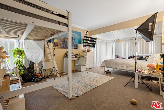 452 Smithwood Drive, Beverly Hills, CA 90212