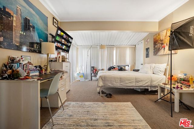 452 Smithwood Drive, Beverly Hills, CA 90212