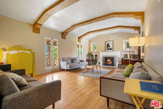 452 Smithwood Drive, Beverly Hills, CA 90212