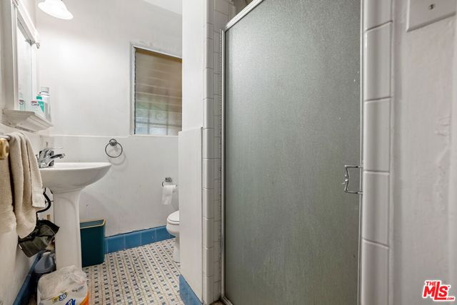 452 Smithwood Drive, Beverly Hills, CA 90212