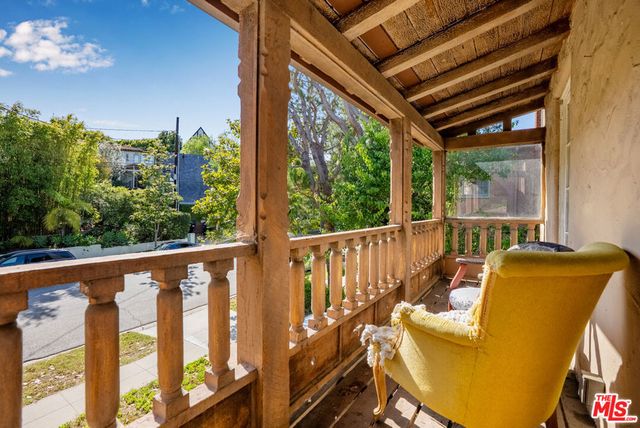 452 Smithwood Drive, Beverly Hills, CA 90212