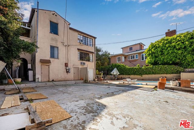 452 Smithwood Drive, Beverly Hills, CA 90212