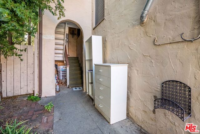 452 Smithwood Drive, Beverly Hills, CA 90212
