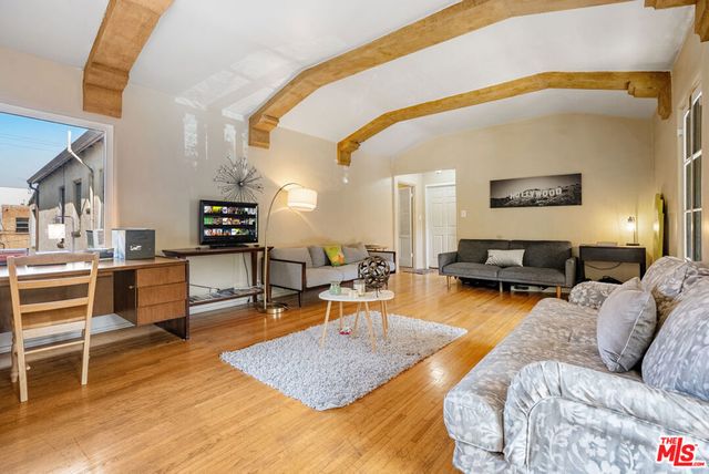 452 Smithwood Drive, Beverly Hills, CA 90212