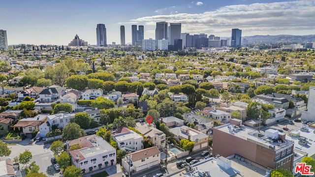 452 Smithwood Drive, Beverly Hills, CA 90212
