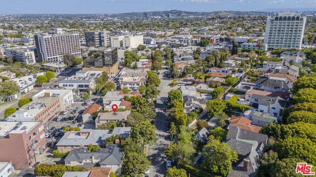 452 Smithwood Drive, Beverly Hills, CA 90212