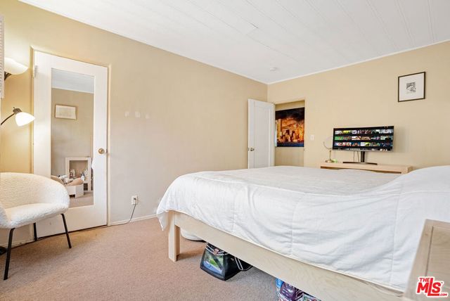 452 Smithwood Drive, Beverly Hills, CA 90212