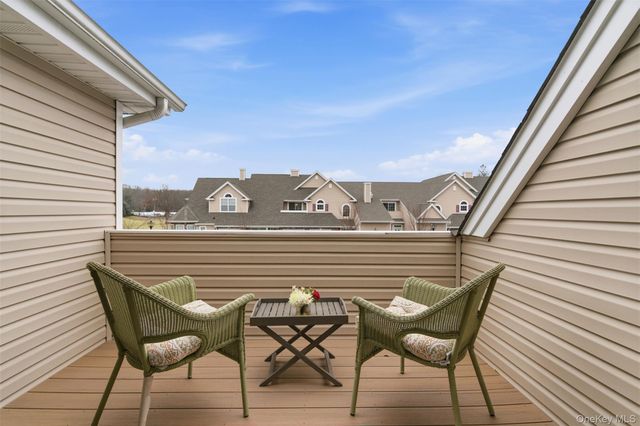 28 Steven Circle, Dix Hills, NY 11746