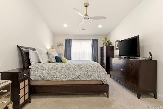 28 Steven Circle, Dix Hills, NY 11746