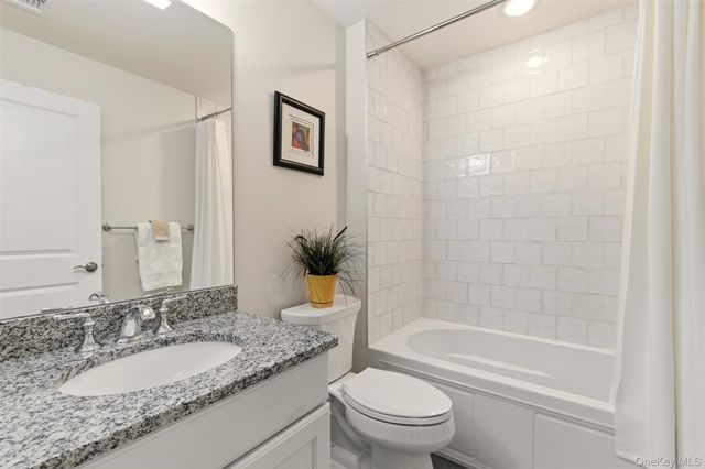 28 Steven Circle, Dix Hills, NY 11746